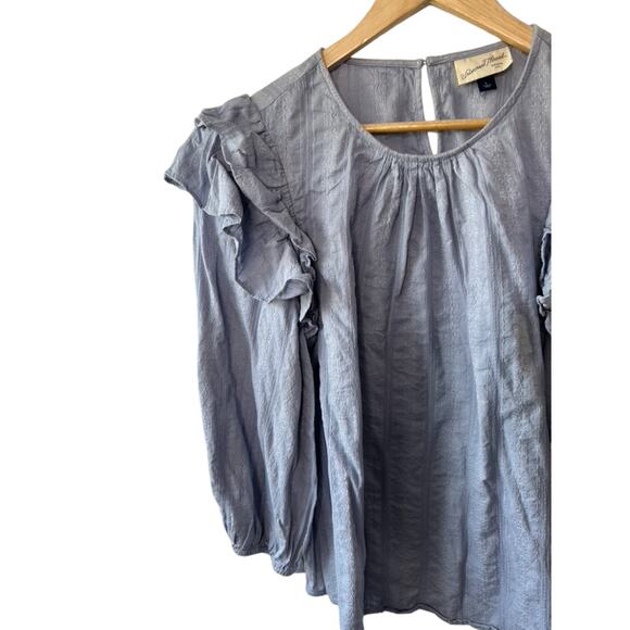 Universal Thread Blue Ruffle Short Sleeve Blouse Women's Size Large - Picture 3 of 5